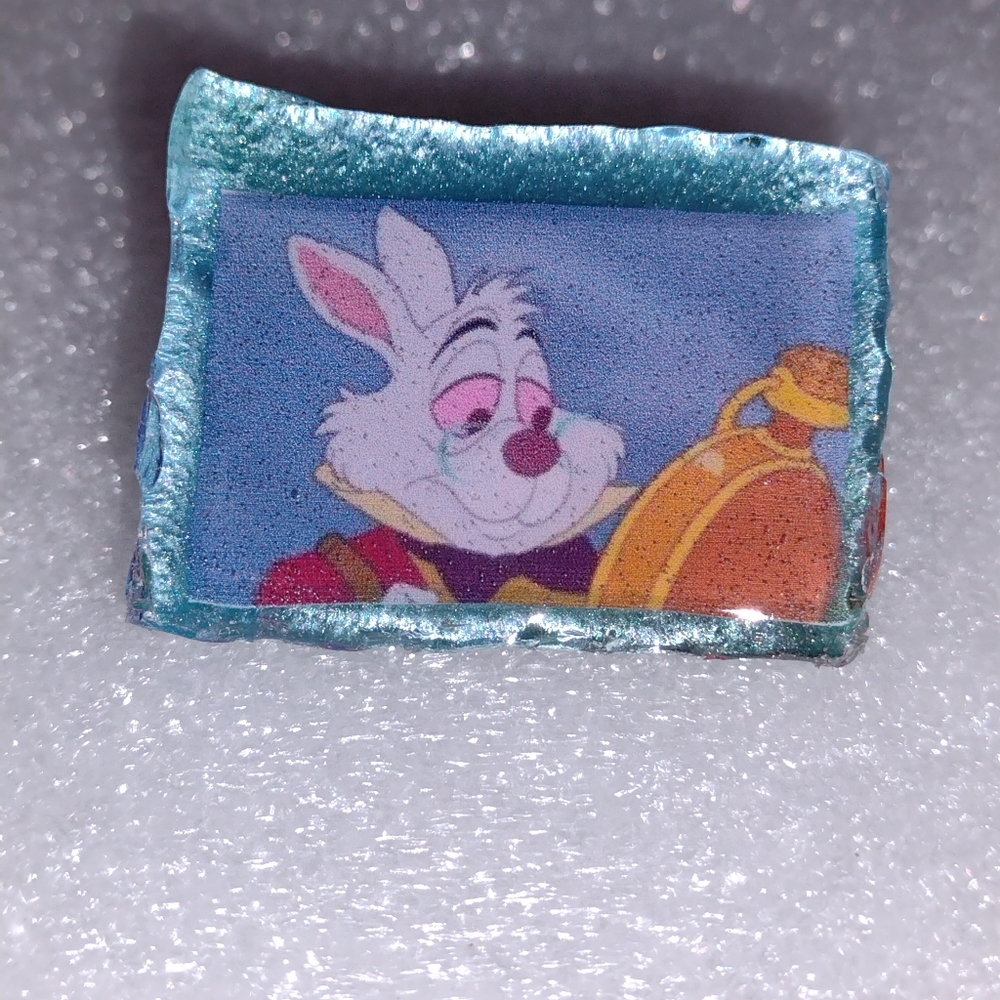 Handmade White Rabbit "Alice In Wonderland art pin - Picture 3 of 4